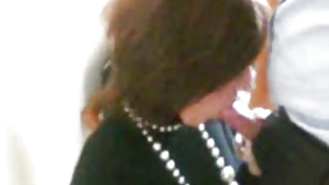 En iyi porno hiçbir kayıt Koyu tenli bir çocuk katılır yeni komşu video bedava porno