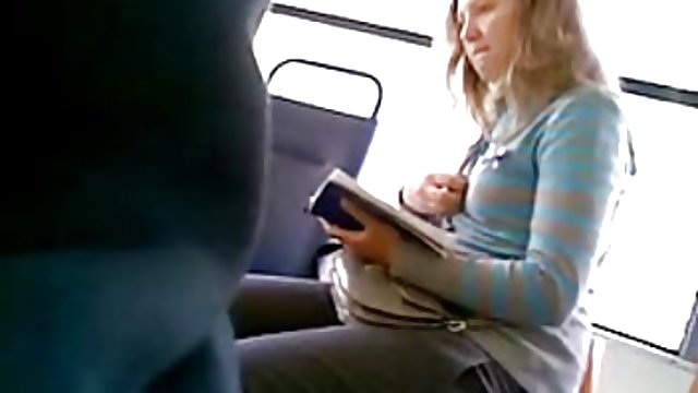 En iyi porno hiçbir kayıt Horny serbest oldu bir kez, üst düzey bir taksi şoförü porno masum kız