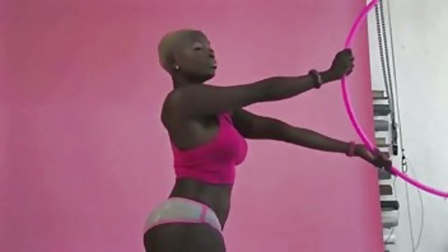 En iyi porno hiçbir kayıt İnce prnici xxx kız dizlerinin üzerinde iki delik